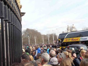 London Menschen am Buckingham Palace